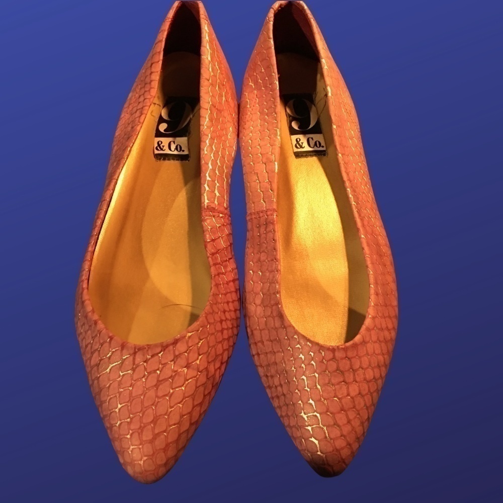 APT. 9 & CO. "Bullseye-6” Pointy Toe Flats,100% Leather, PINK REPTILE,10M, NWOB